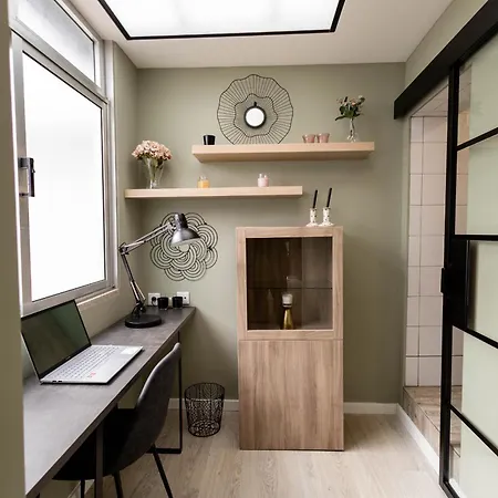 Villa Birds Shelter & Birds Leaves *