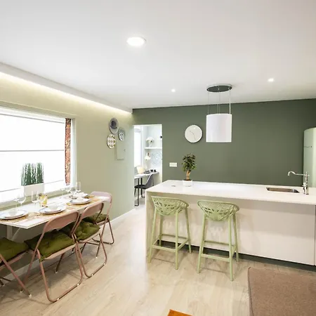 Birds Shelter & Birds Leaves Villa *