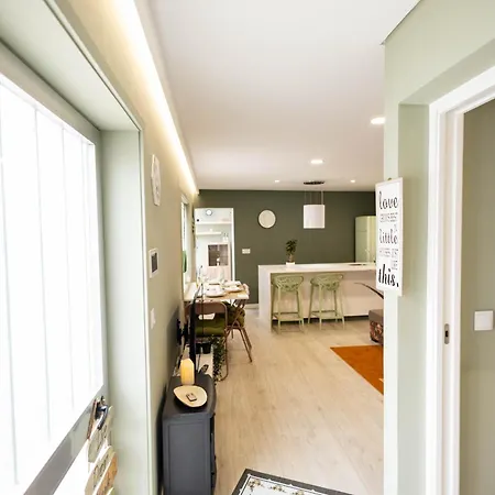 Birds Shelter & Birds Leaves