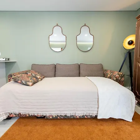 Birds Shelter & Birds Leaves Fanzeres