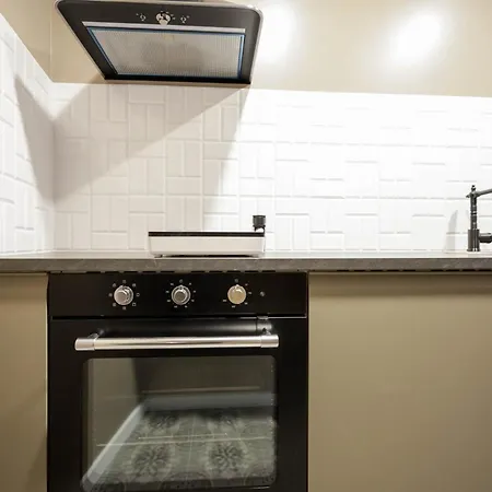 Birds Shelter & Birds Leaves Fanzeres