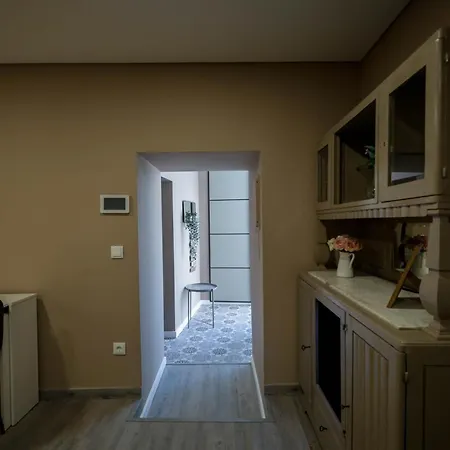 Birds Shelter & Birds Leaves Villa *