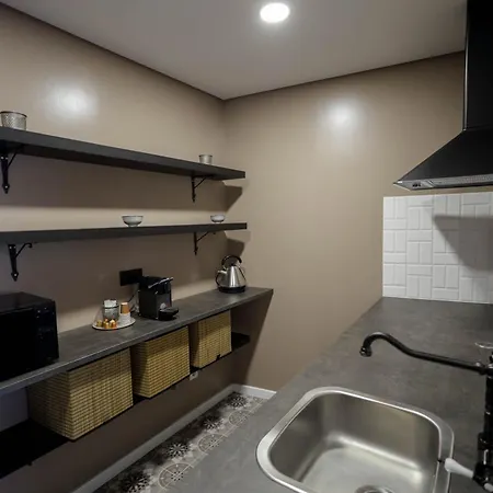 Villa Birds Shelter & Birds Leaves