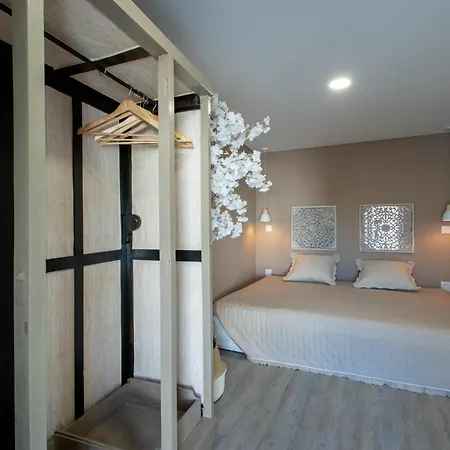 Birds Shelter & Birds Leaves Villa *