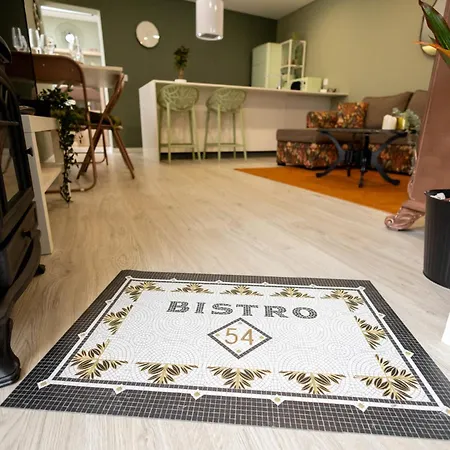 Birds Shelter & Birds Leaves