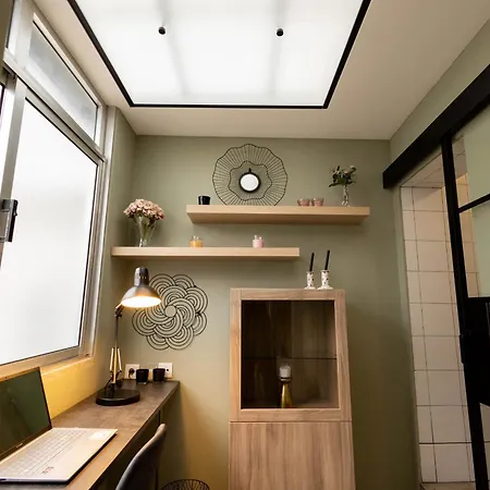 Villa Birds Shelter&birds Leaves