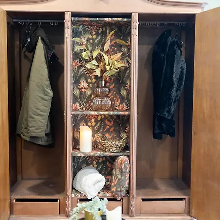 Birds Shelter & Birds Leaves Villa