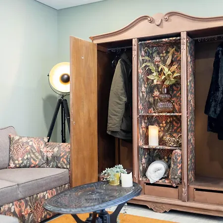 Birds Shelter & Birds Leaves *