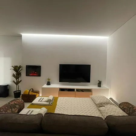 Birds Shelter & Birds Leaves