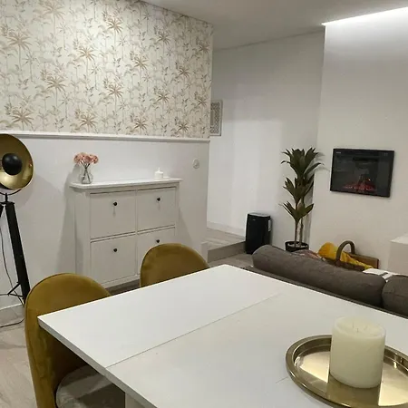 Villa Birds Shelter & Birds Leaves *