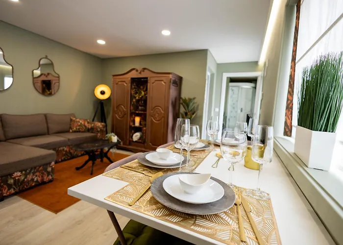 Birds Shelter & Birds Leaves ヴィラ Fanzeres