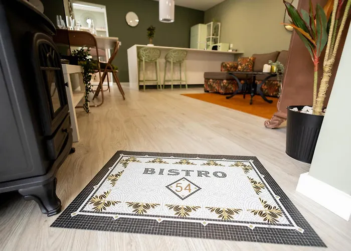 Birds Shelter & Birds Leaves