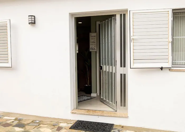 Birds Shelter & Birds Leaves Villa *