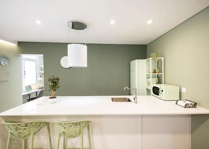 Villa Birds Shelter & Birds Leaves