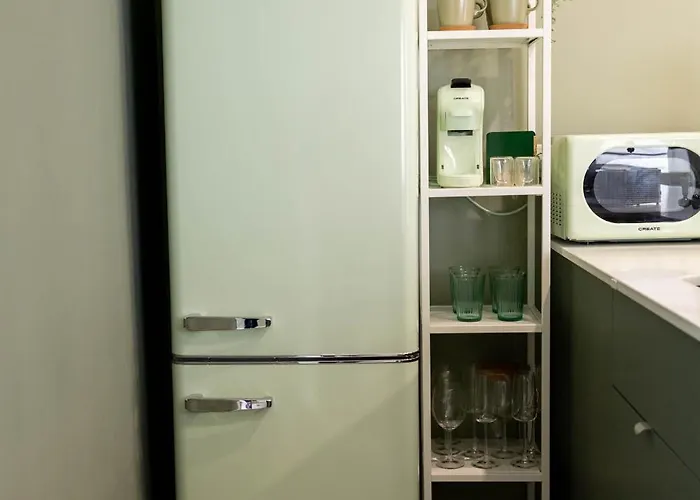 Birds Shelter & Birds Leaves Villa *