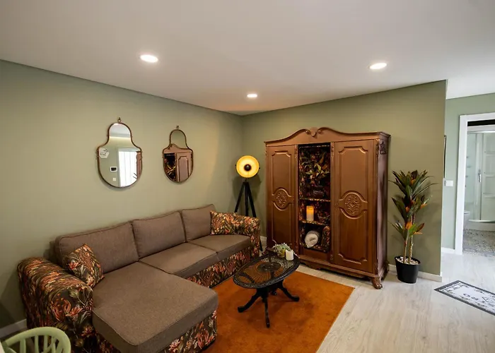 Birds Shelter & Birds Leaves 빌라 *