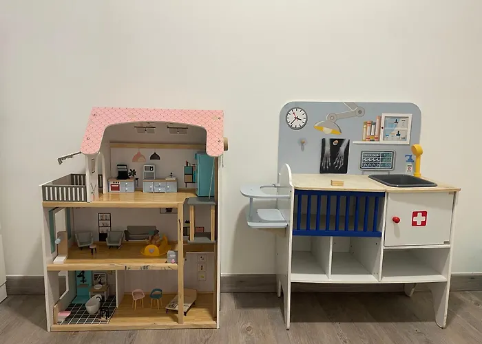 Birds Shelter & Birds Leaves