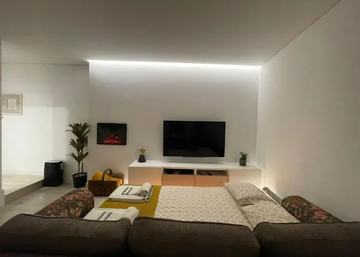 Birds Shelter & Birds Leaves