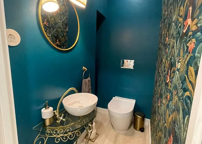 Birds Shelter & Birds Leaves *