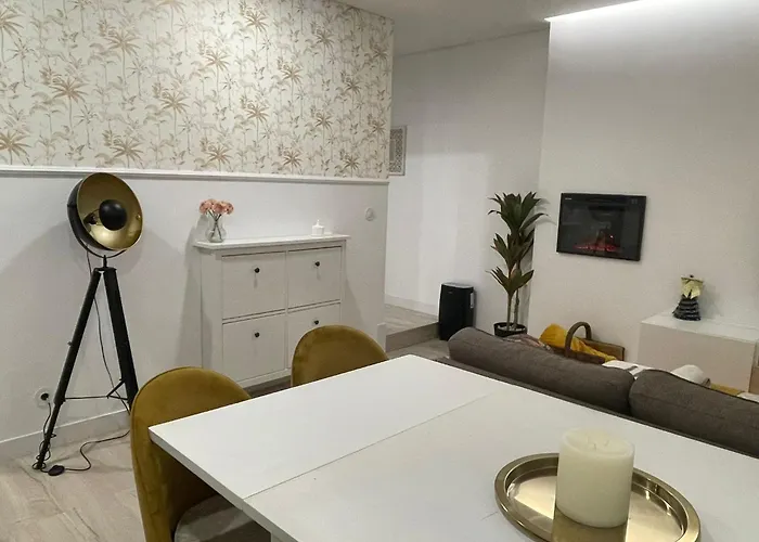 Villa Birds Shelter & Birds Leaves *