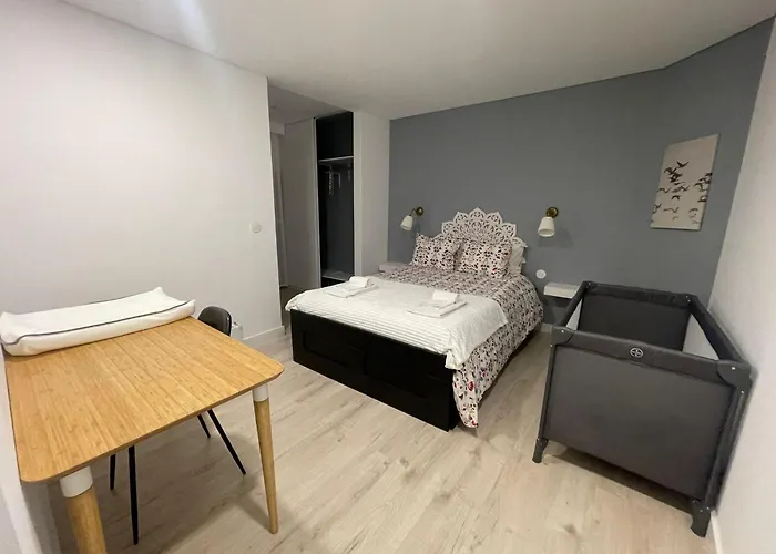 Birds Shelter & Birds Leaves